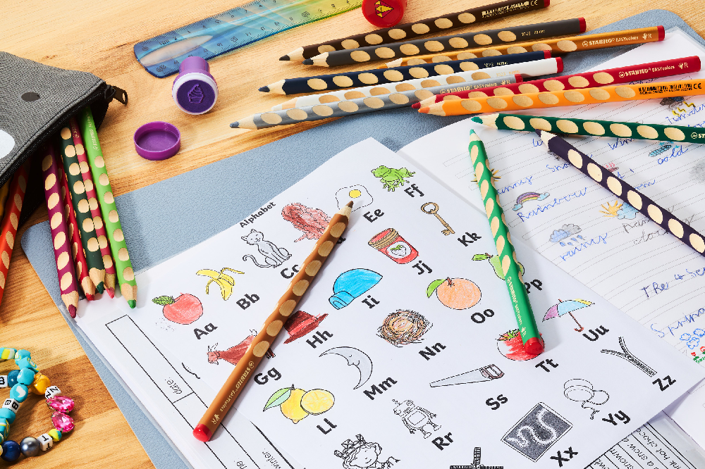 STABILO Pastelka STABILO EASYcolors pro praváky - modrofialová